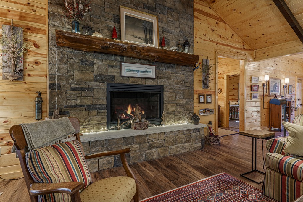 110 Rustic Pine Ridge