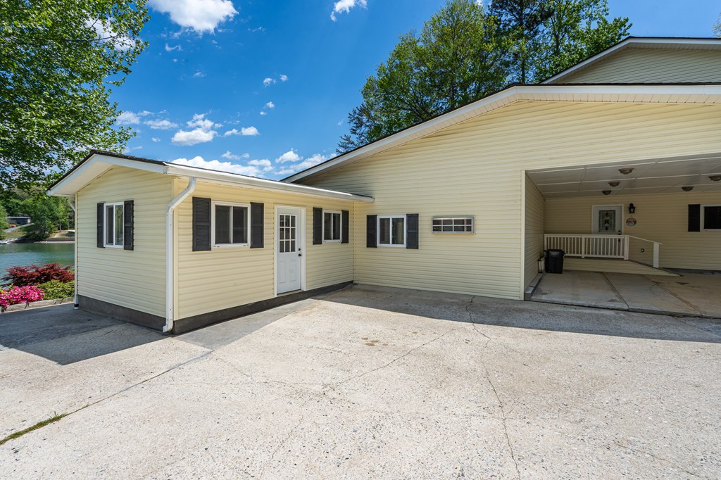 327 Chatuge Village Circle