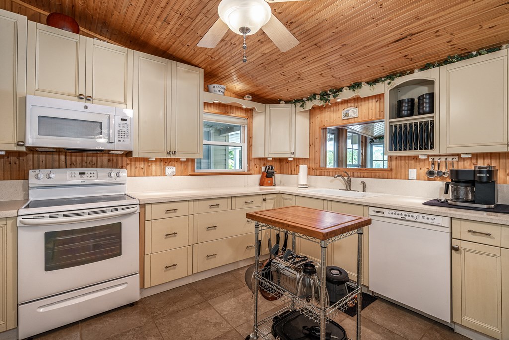 327 Chatuge Village Circle