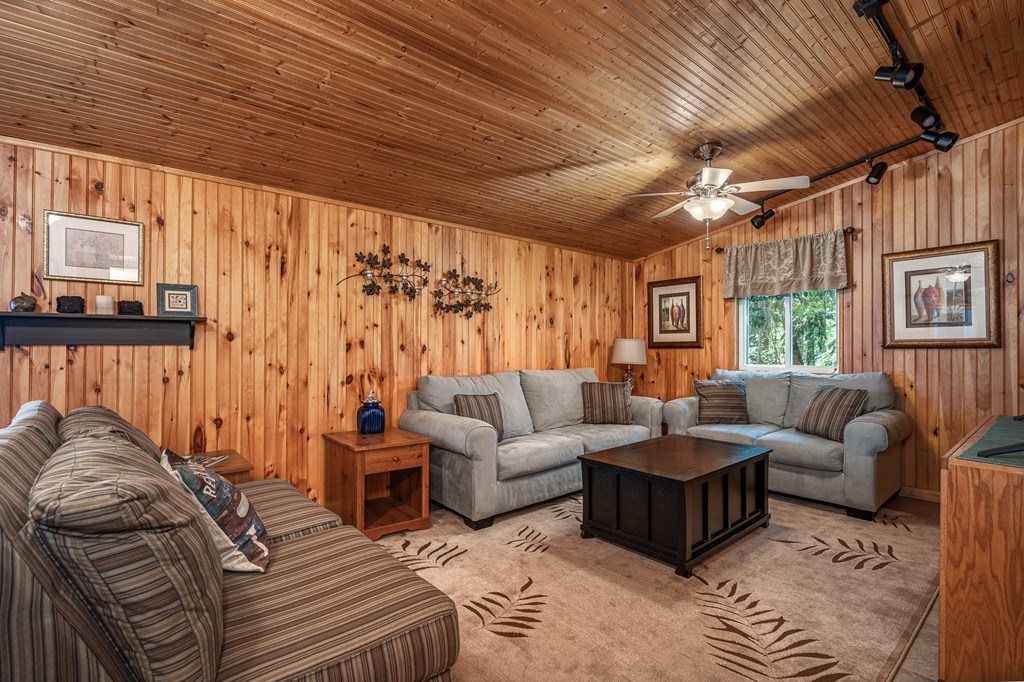 327 Chatuge Village Circle