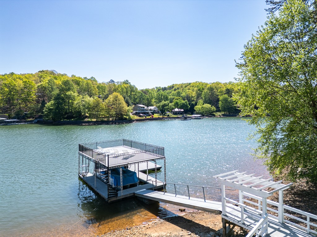 327 Chatuge Village Circle