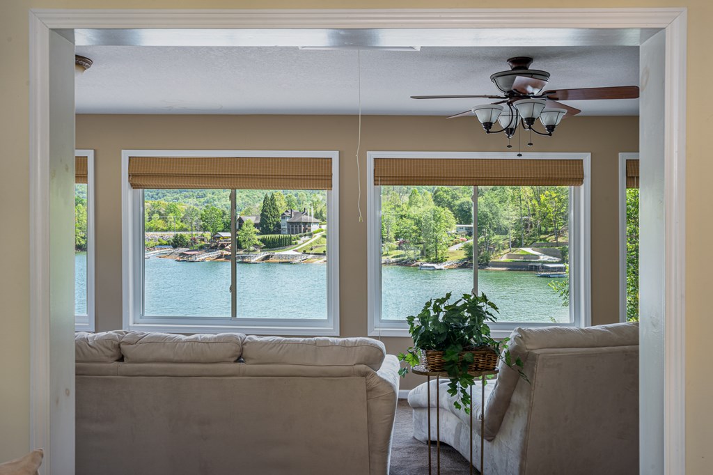 327 Chatuge Village Circle