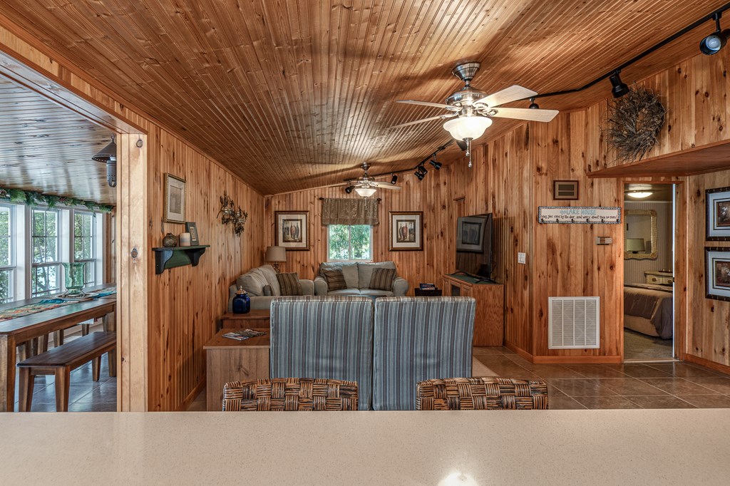 327 Chatuge Village Circle