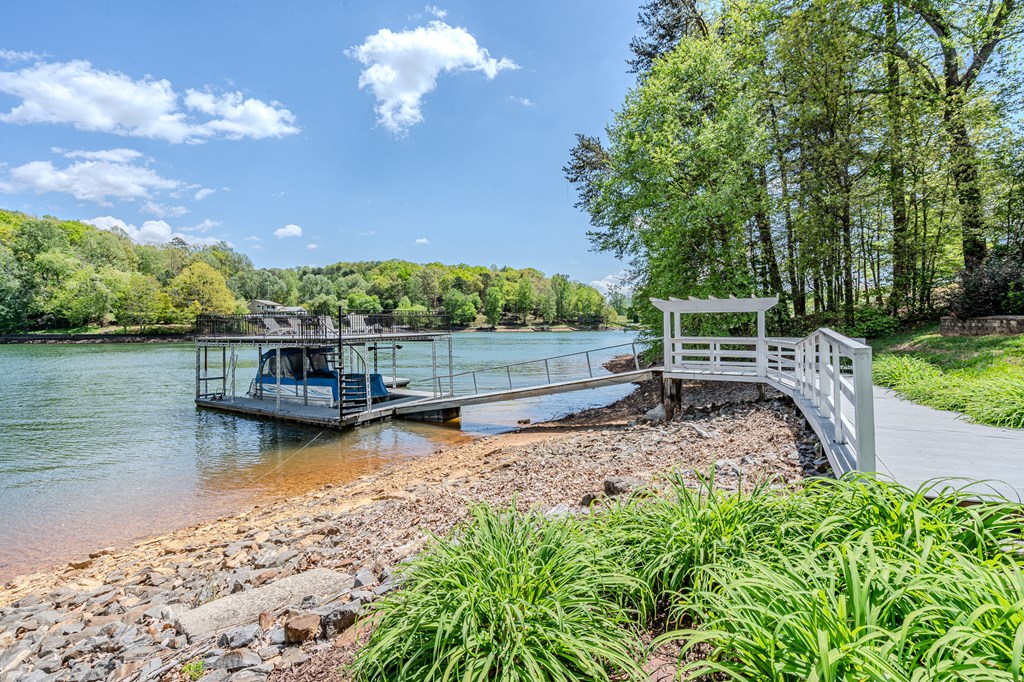 327 Chatuge Village Circle