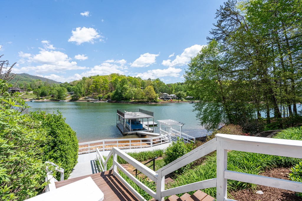 327 Chatuge Village Circle