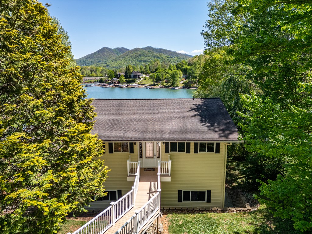 327 Chatuge Village Circle
