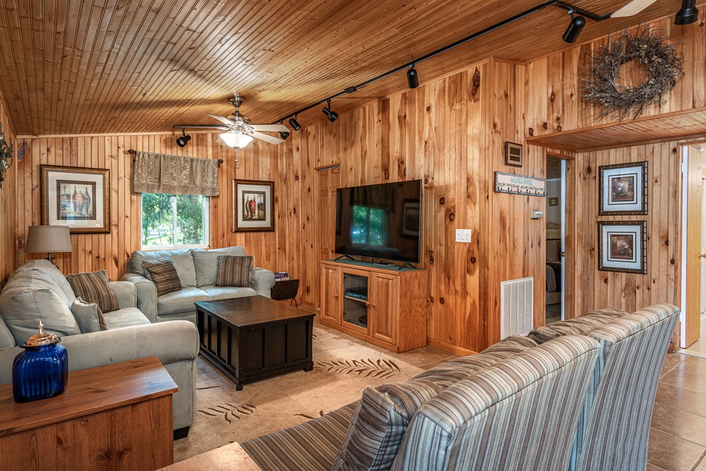 327 Chatuge Village Circle