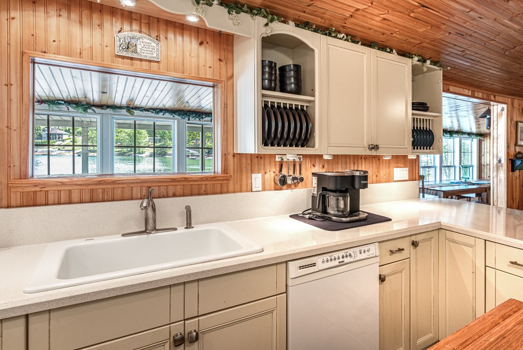 327 Chatuge Village Circle