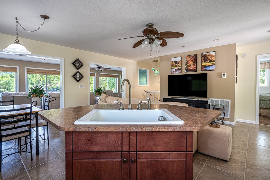 327 Chatuge Village Circle