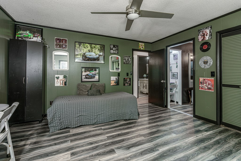 860 Holly Road