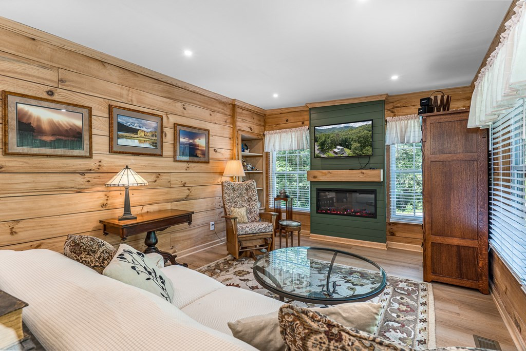 2526 Pisgah