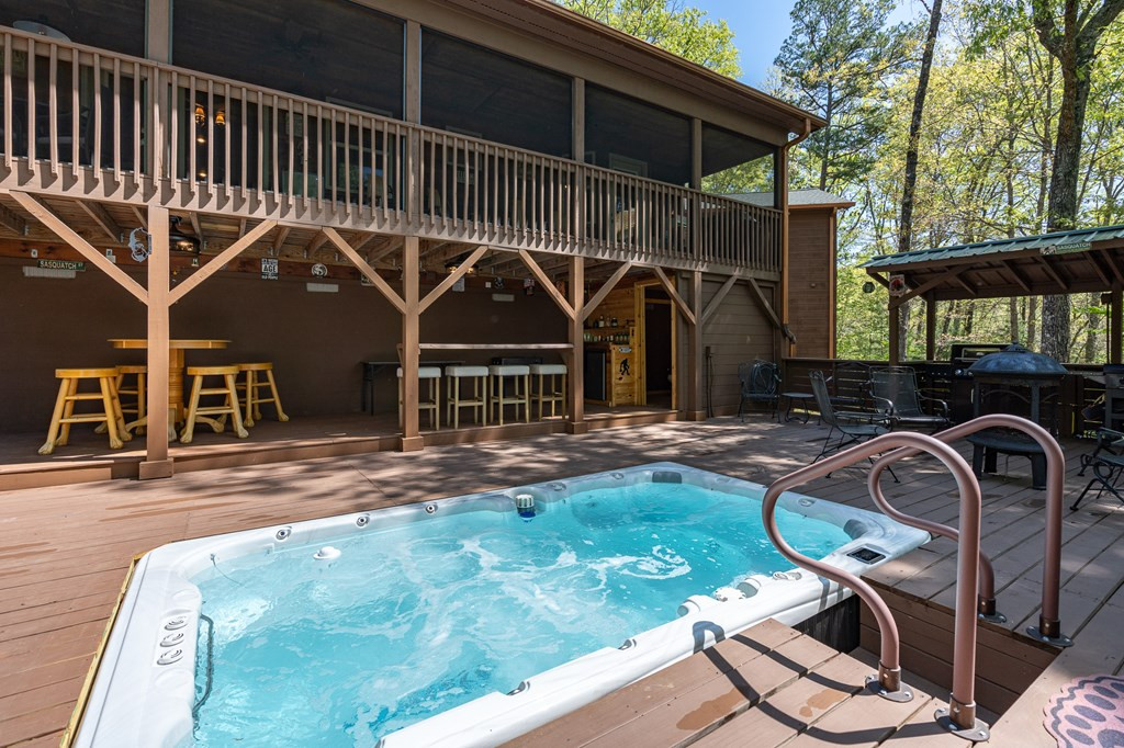 240 Amandas Way