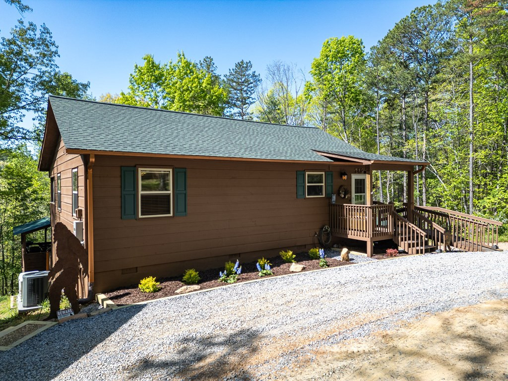 240 Amandas Way