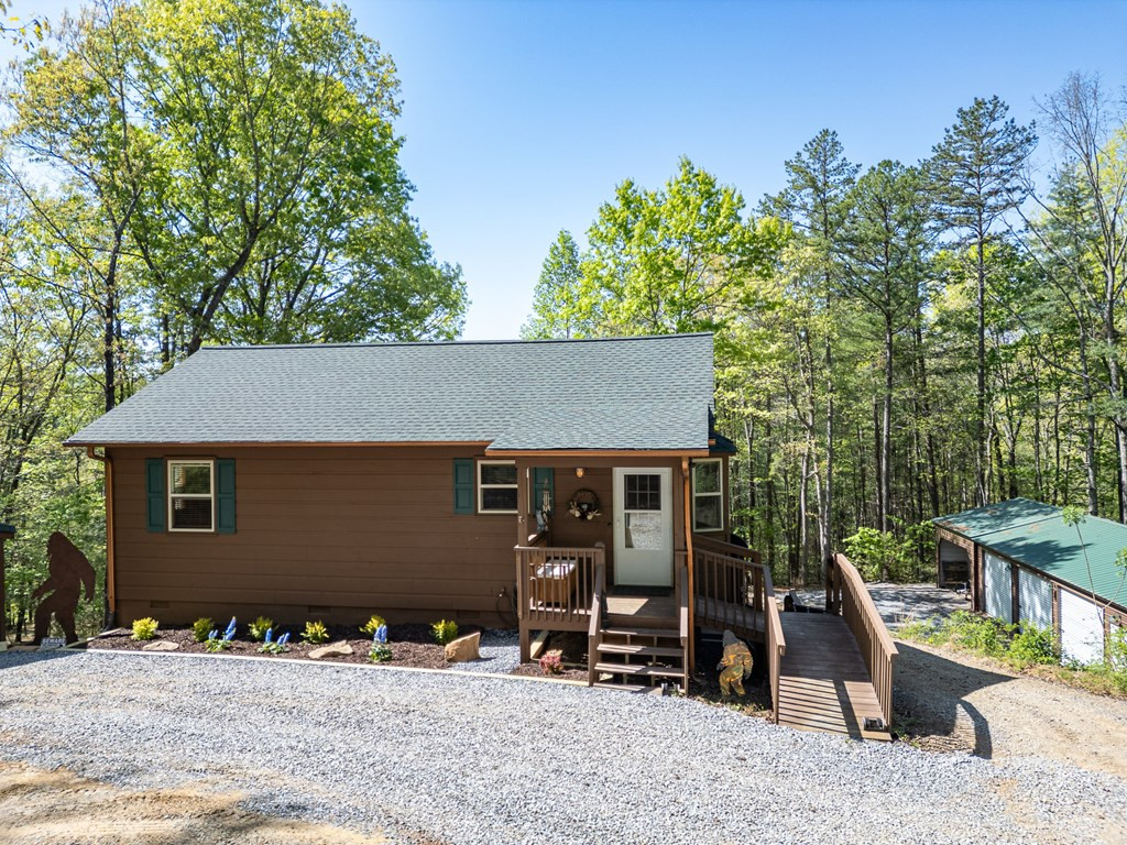 240 Amandas Way