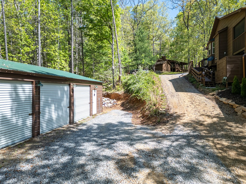 240 Amandas Way