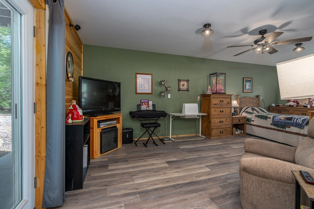 240 Amandas Way