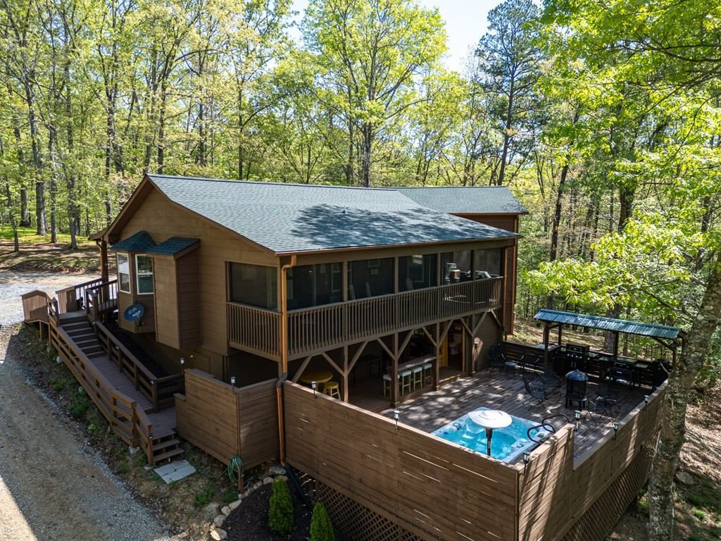 240 Amandas Way