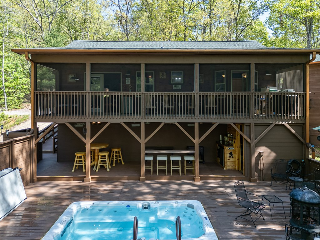 240 Amandas Way