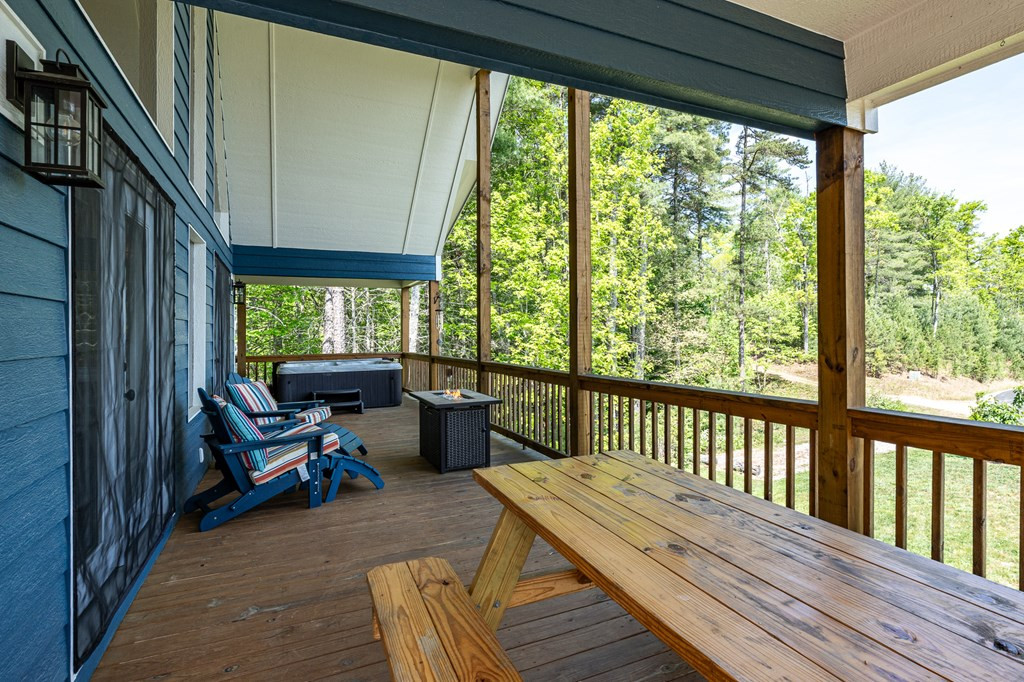 604 Point Overlook Trail