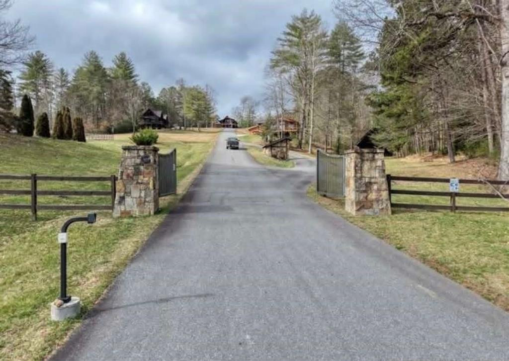 604 Point Overlook Trail