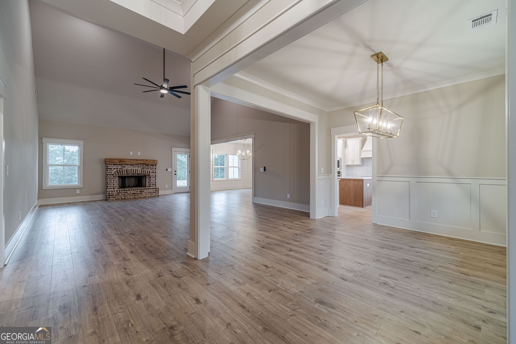 1290 Grapevine Trail