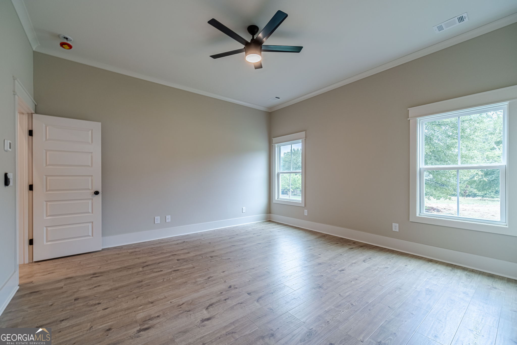 1290 Grapevine Trail