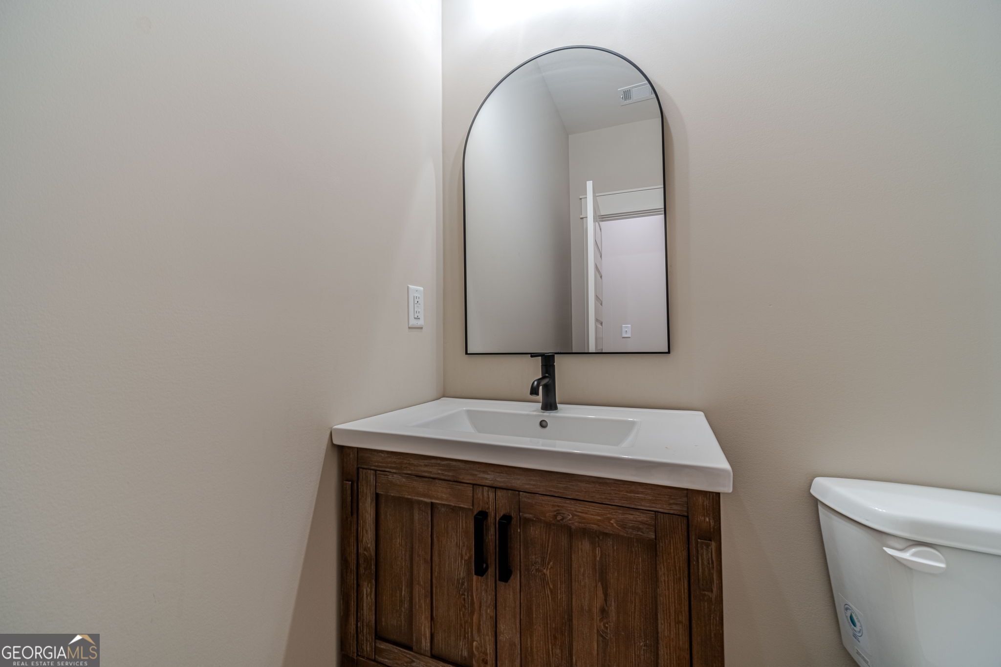 1290 Grapevine Trail