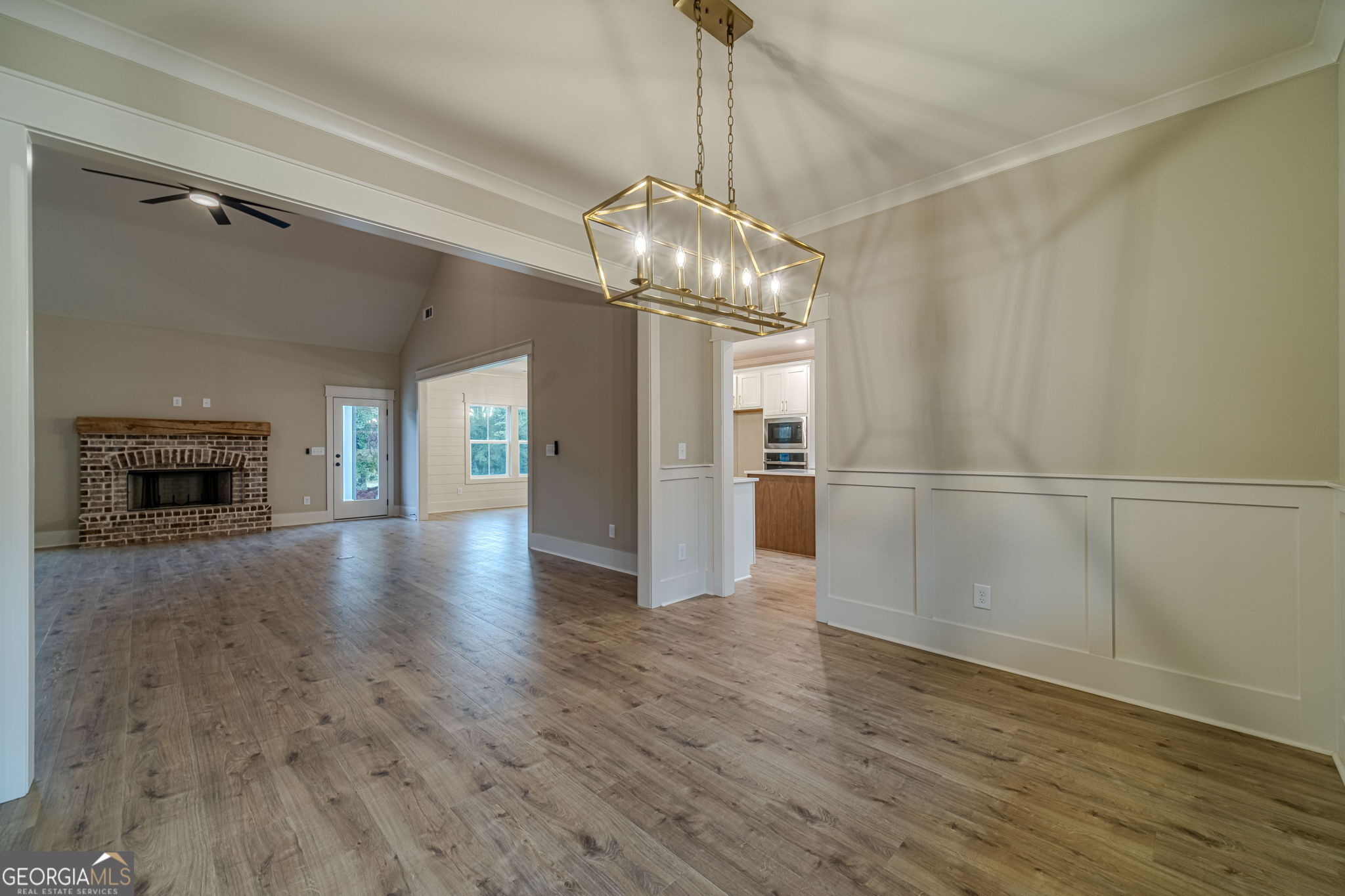 1290 Grapevine Trail