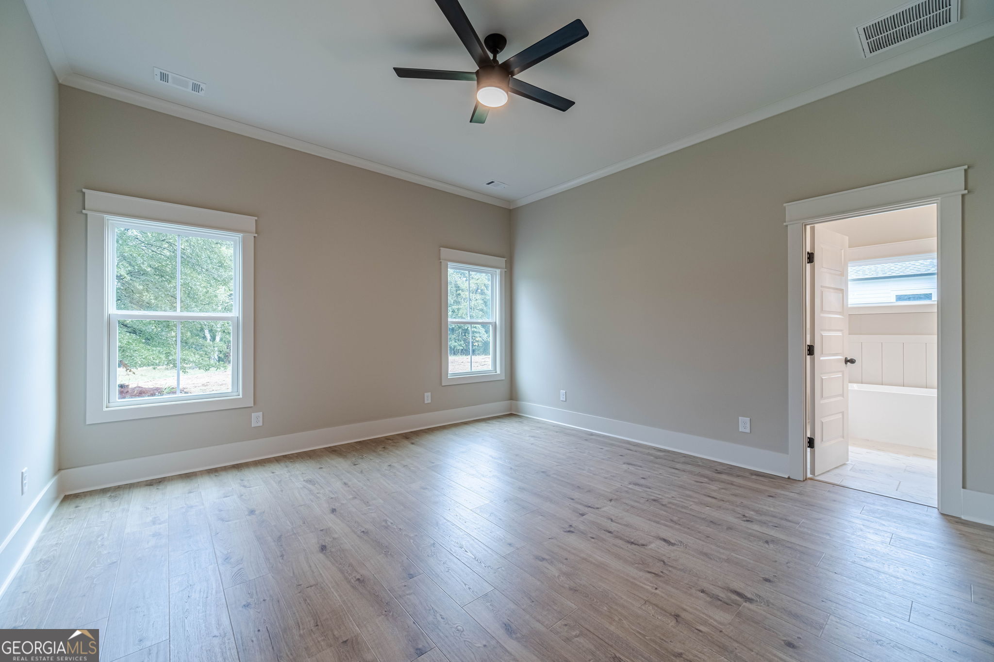 1290 Grapevine Trail