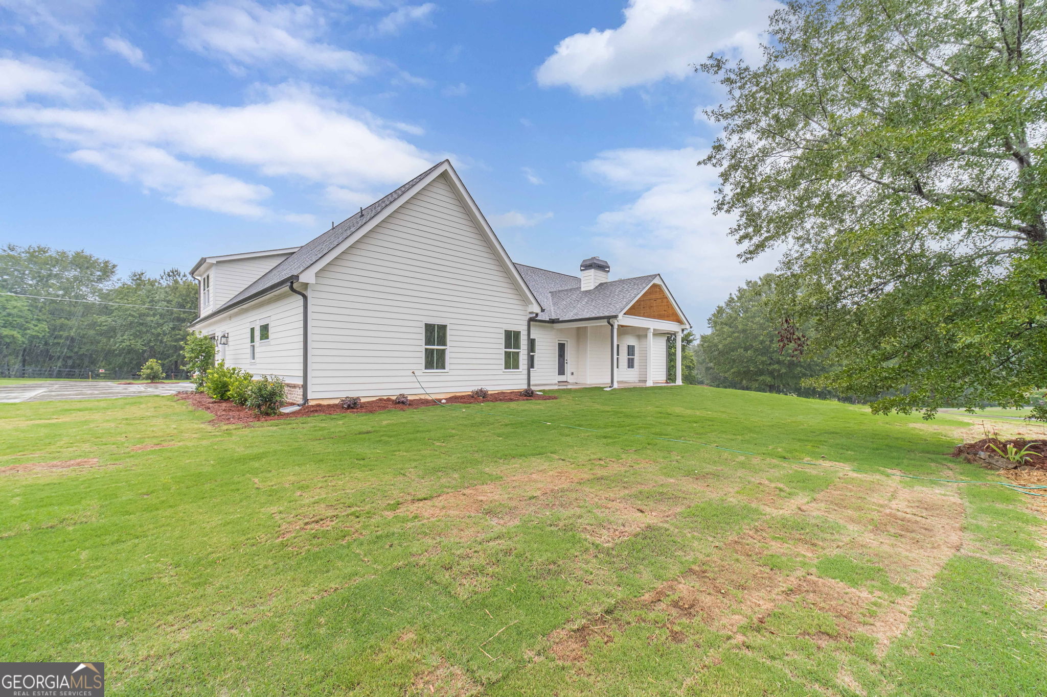 1290 Grapevine Trail