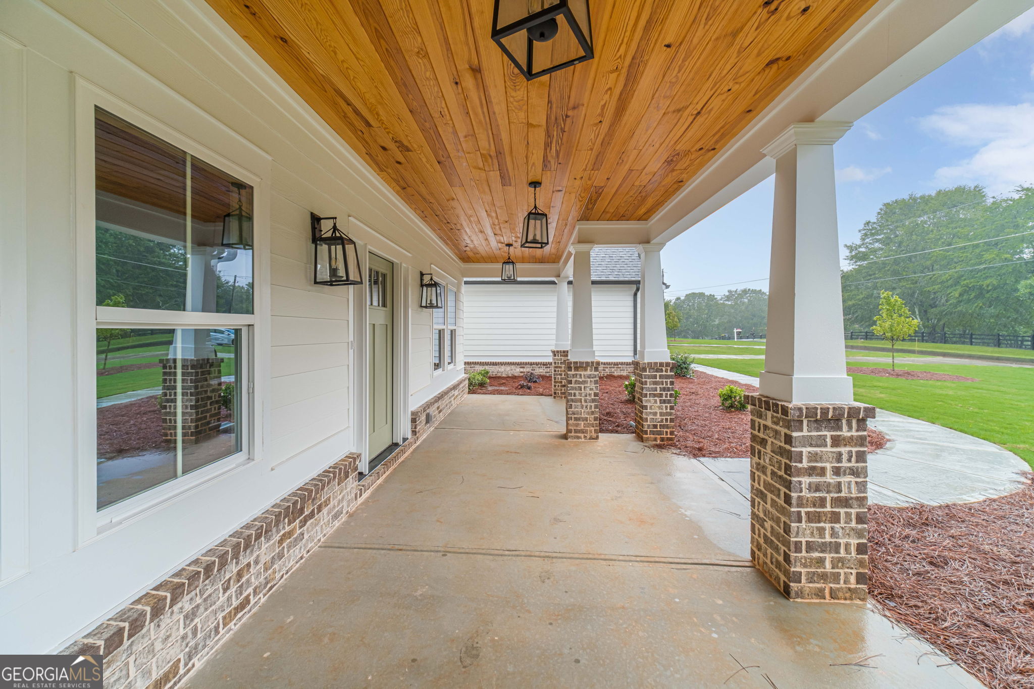 1290 Grapevine Trail