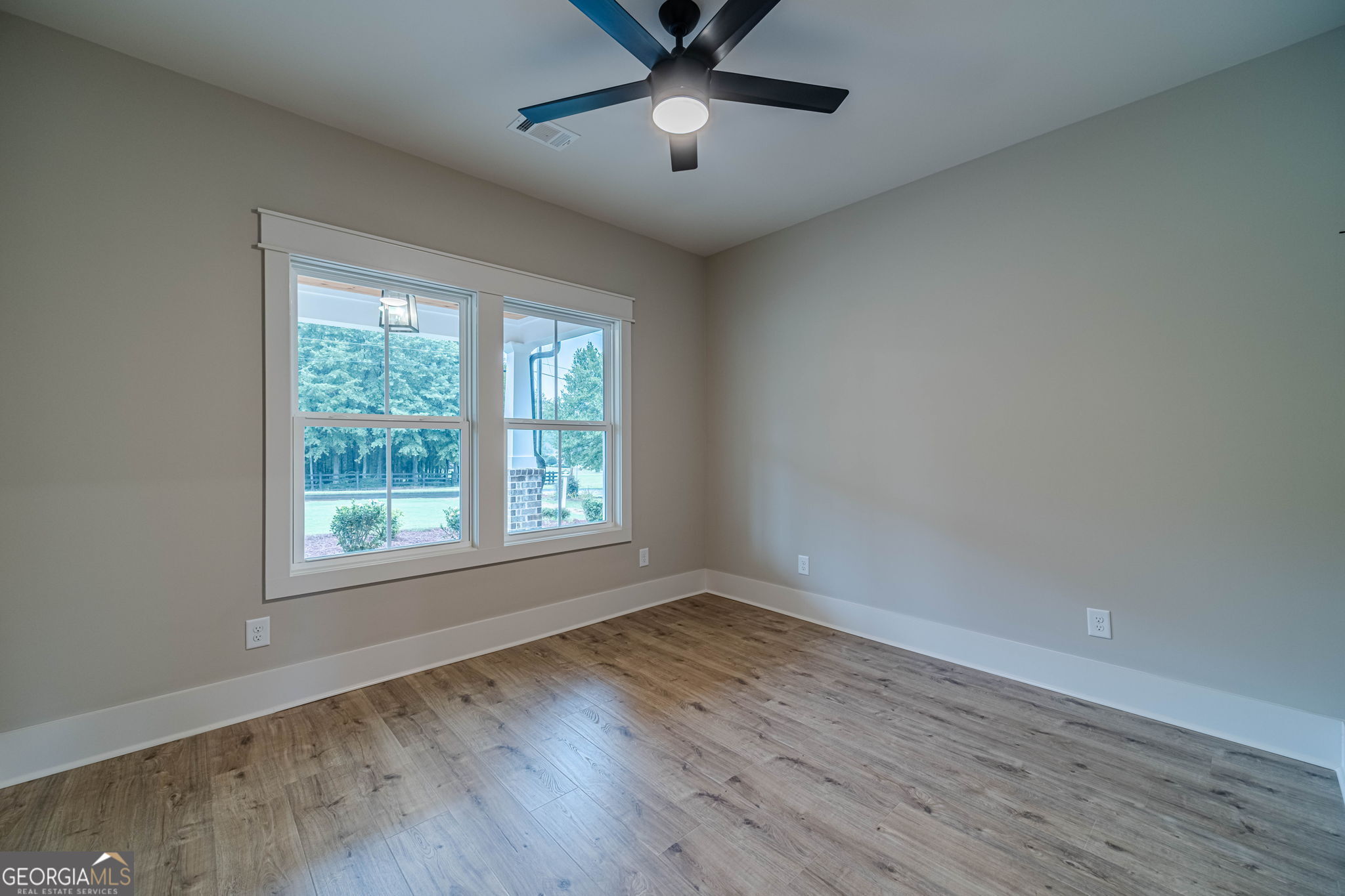 1290 Grapevine Trail