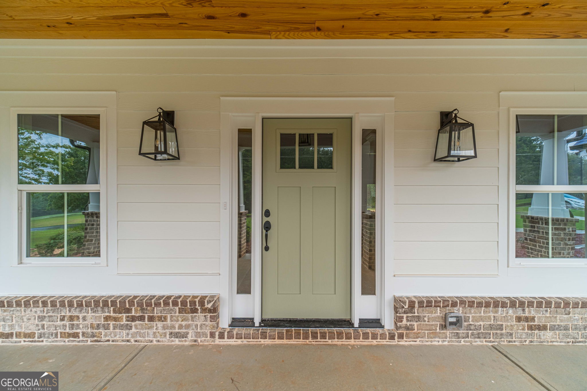 1290 Grapevine Trail
