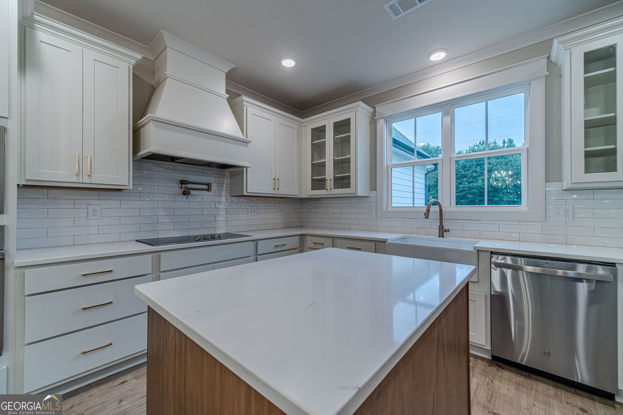 1290 Grapevine Trail