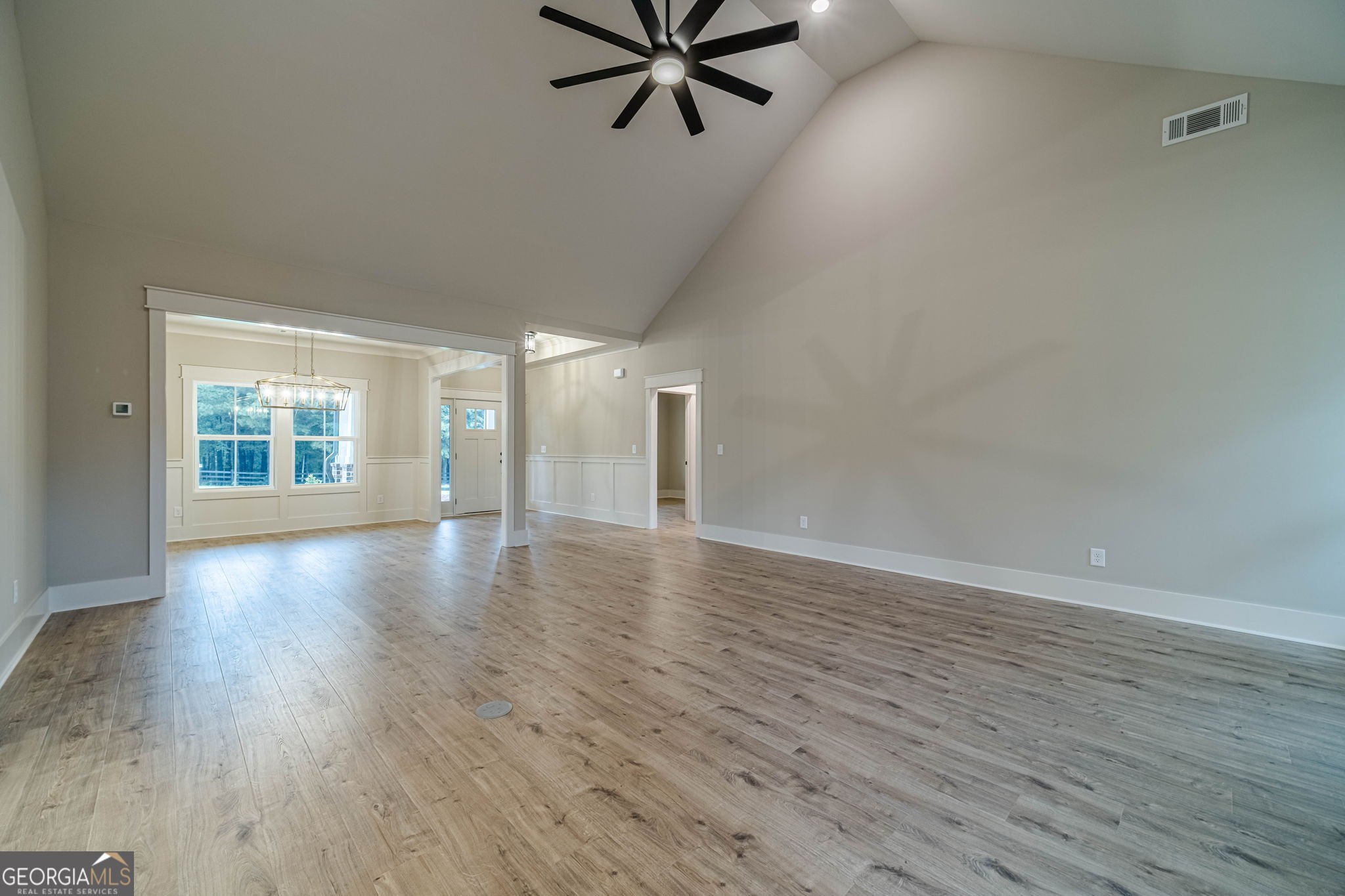 1290 Grapevine Trail