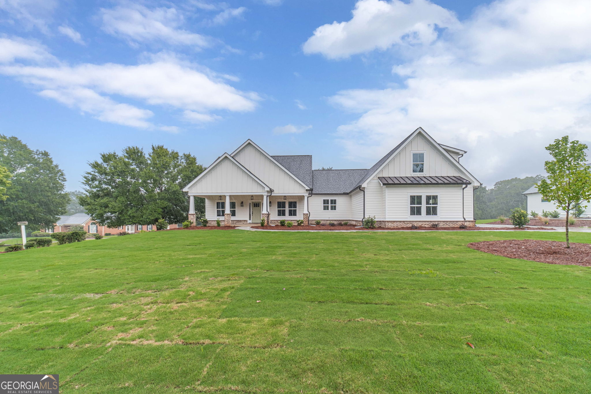 1290 Grapevine Trail