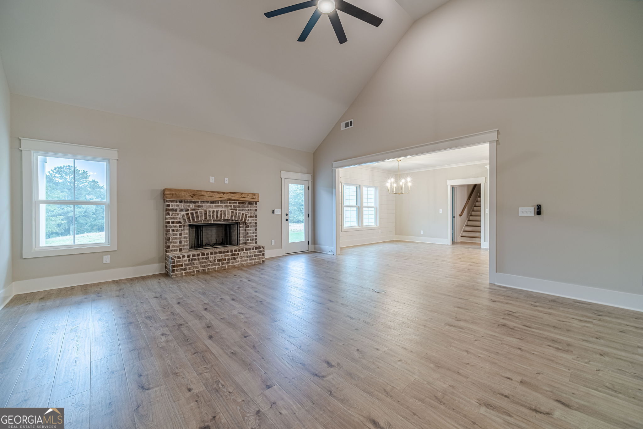 1290 Grapevine Trail