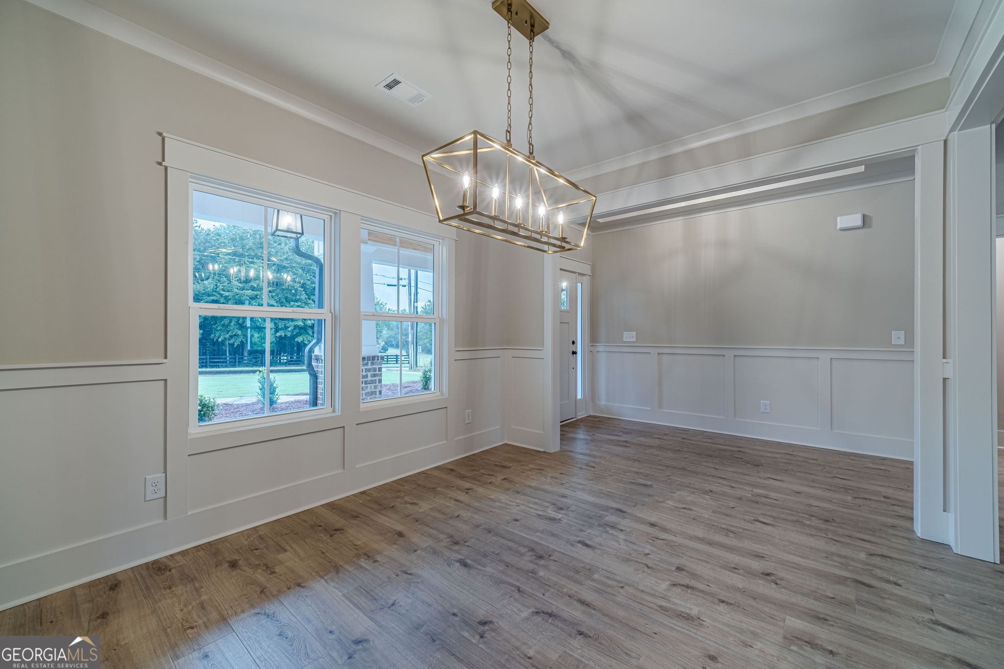 1290 Grapevine Trail