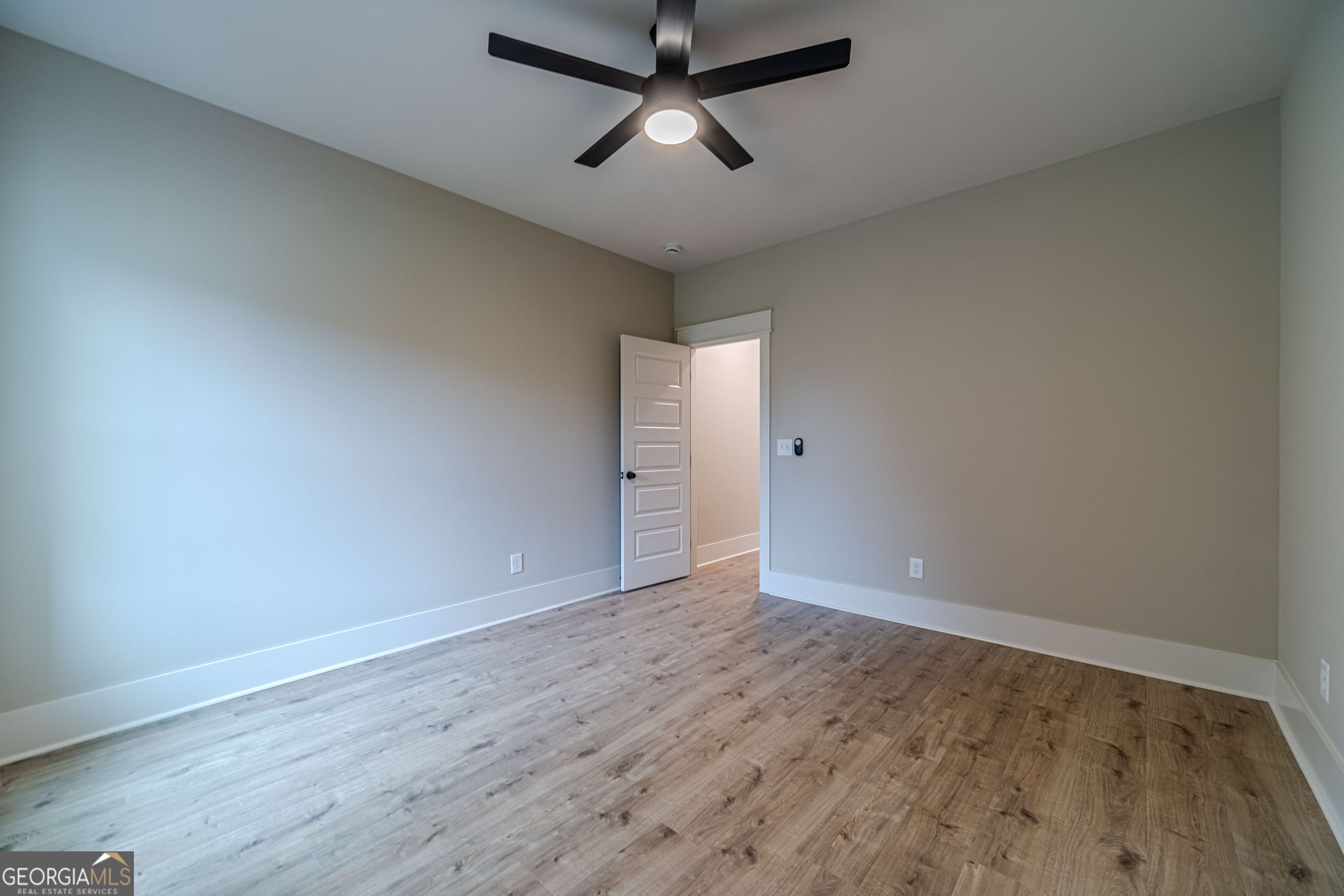 1290 Grapevine Trail