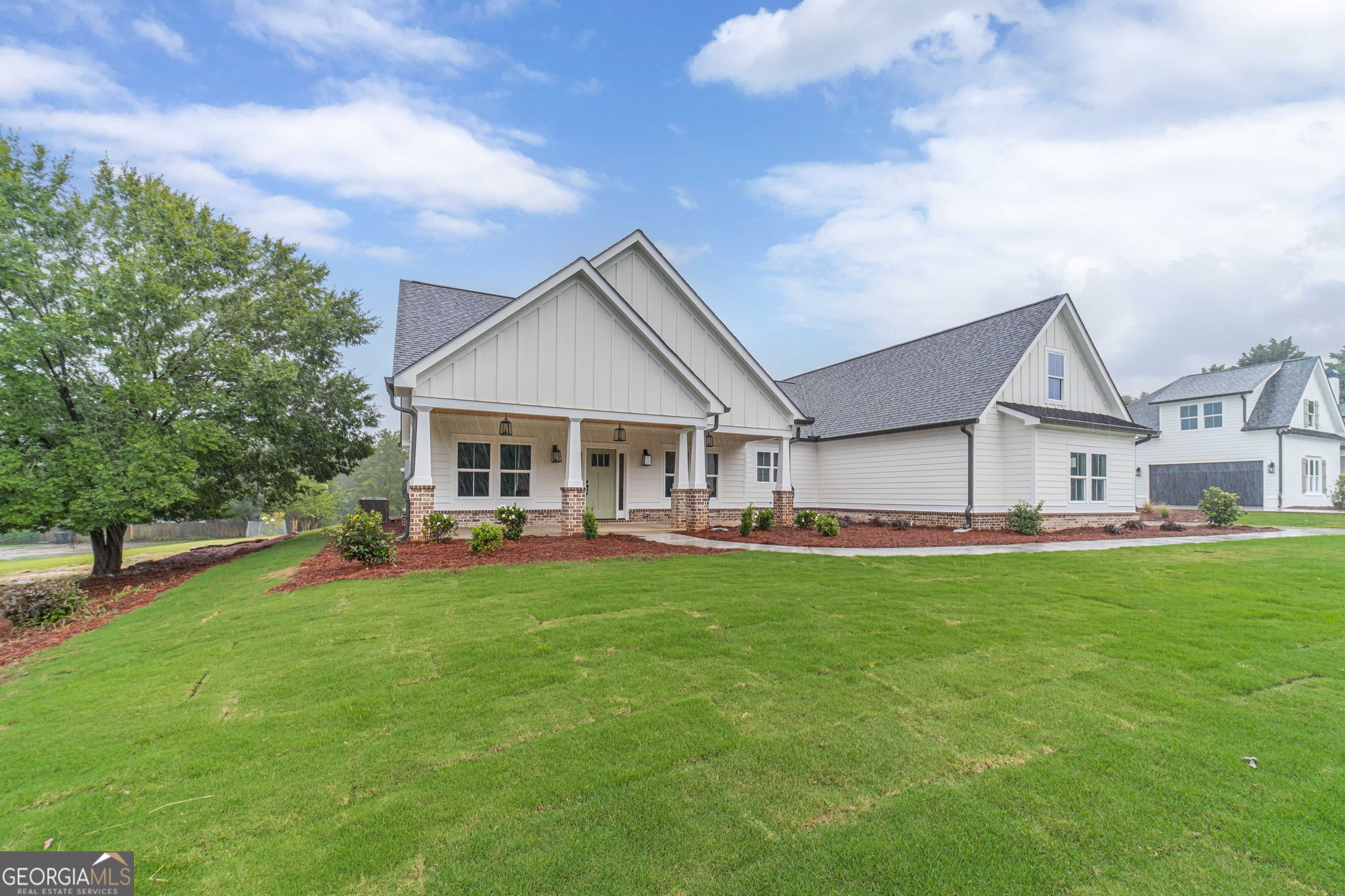 1290 Grapevine Trail