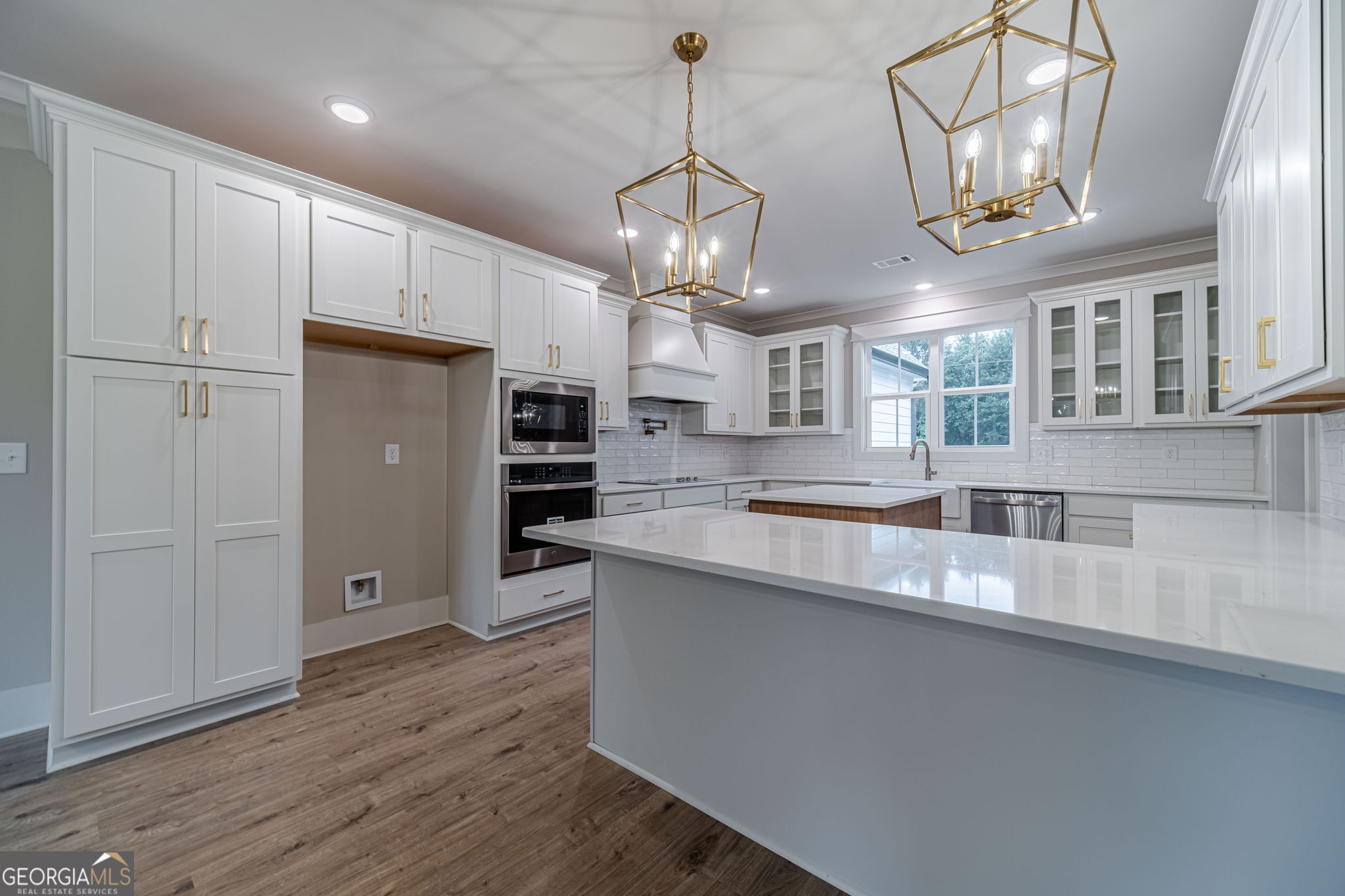 1290 Grapevine Trail