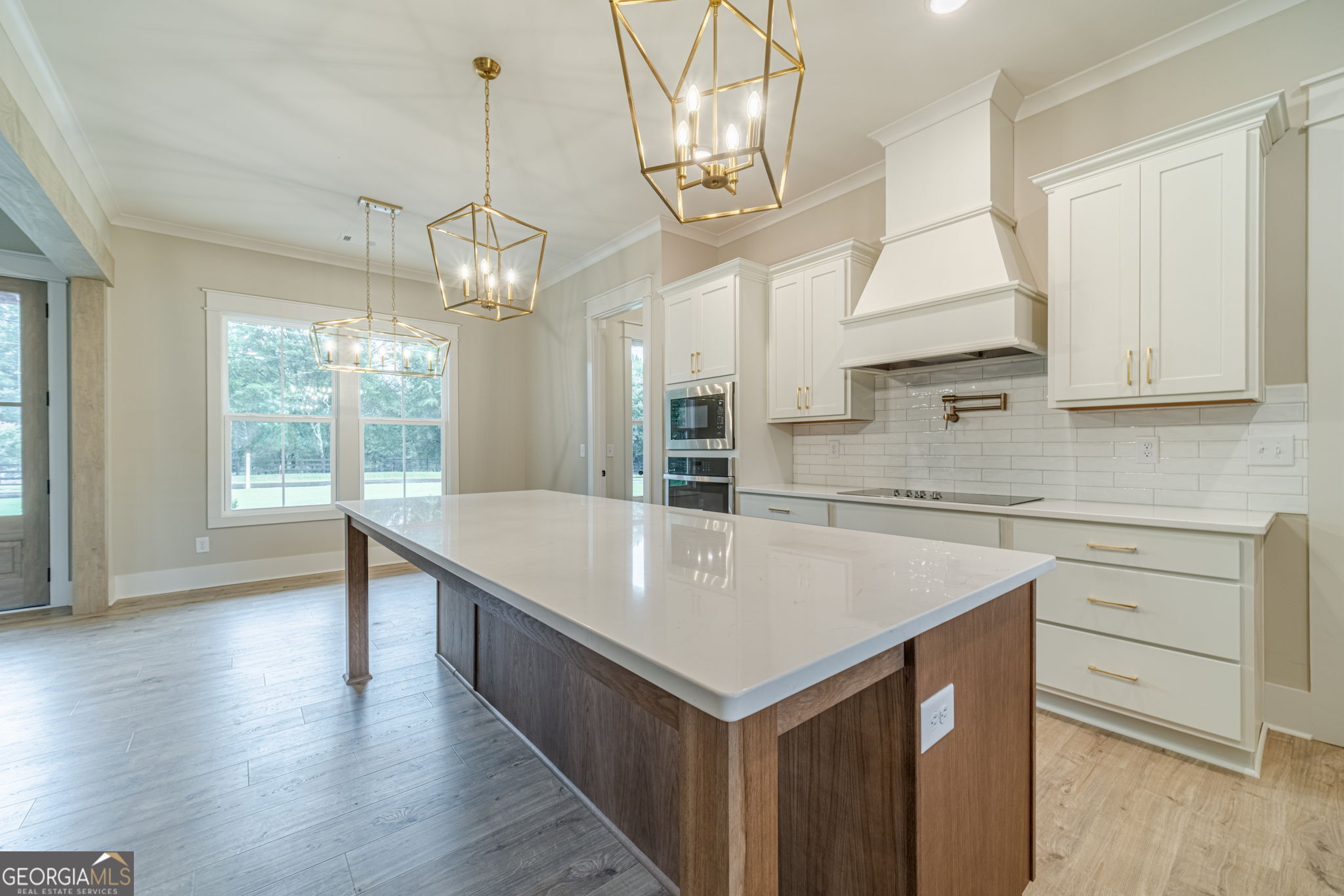 1300 Grapevine Trail