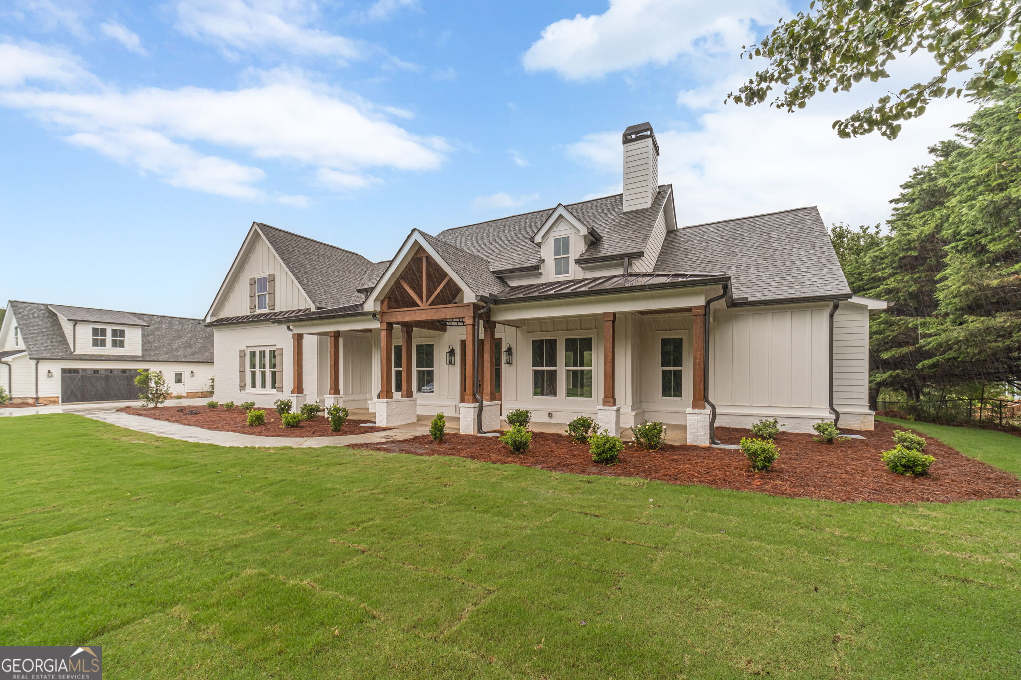 1300 Grapevine Trail