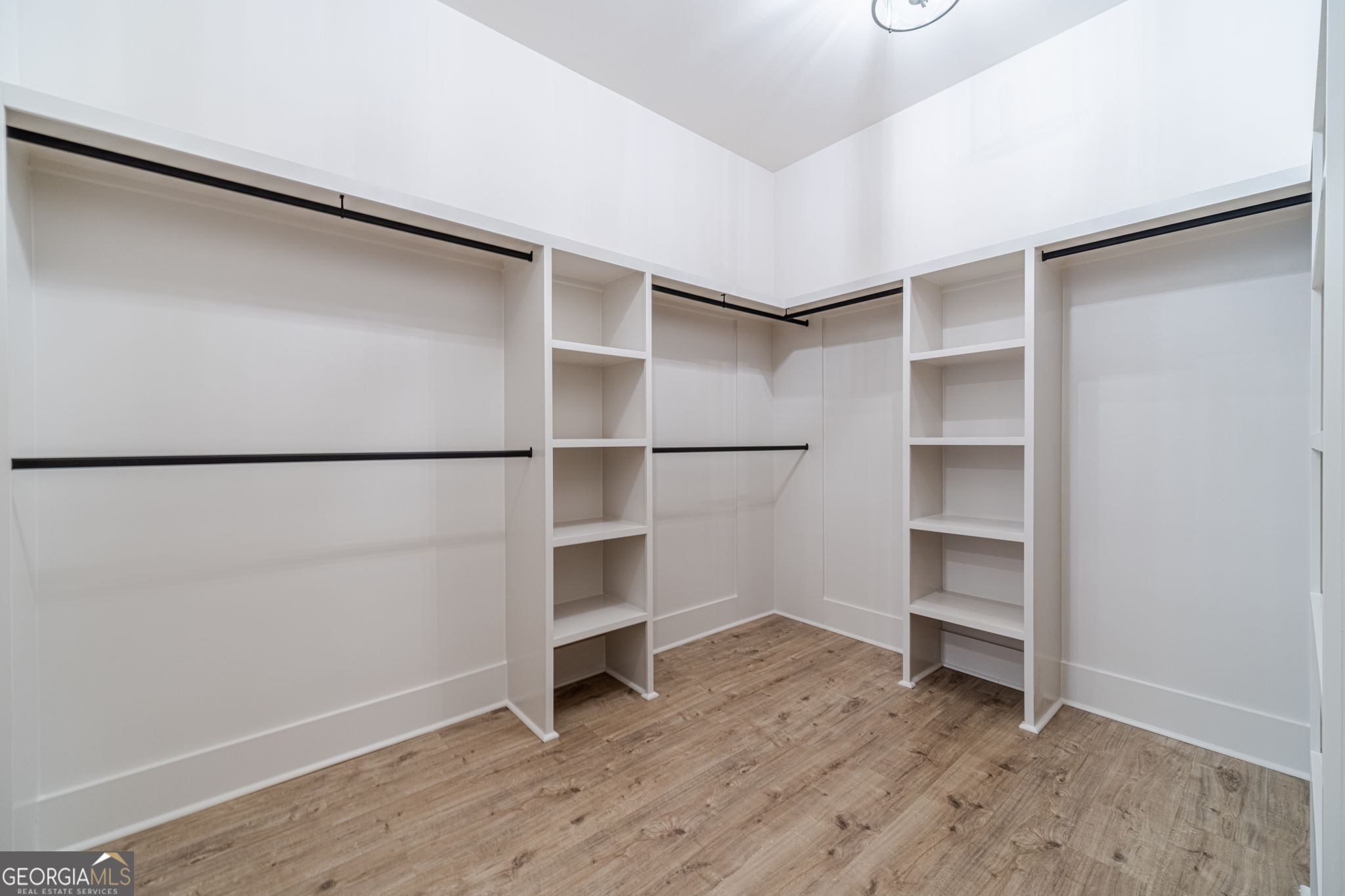1300 Grapevine Trail