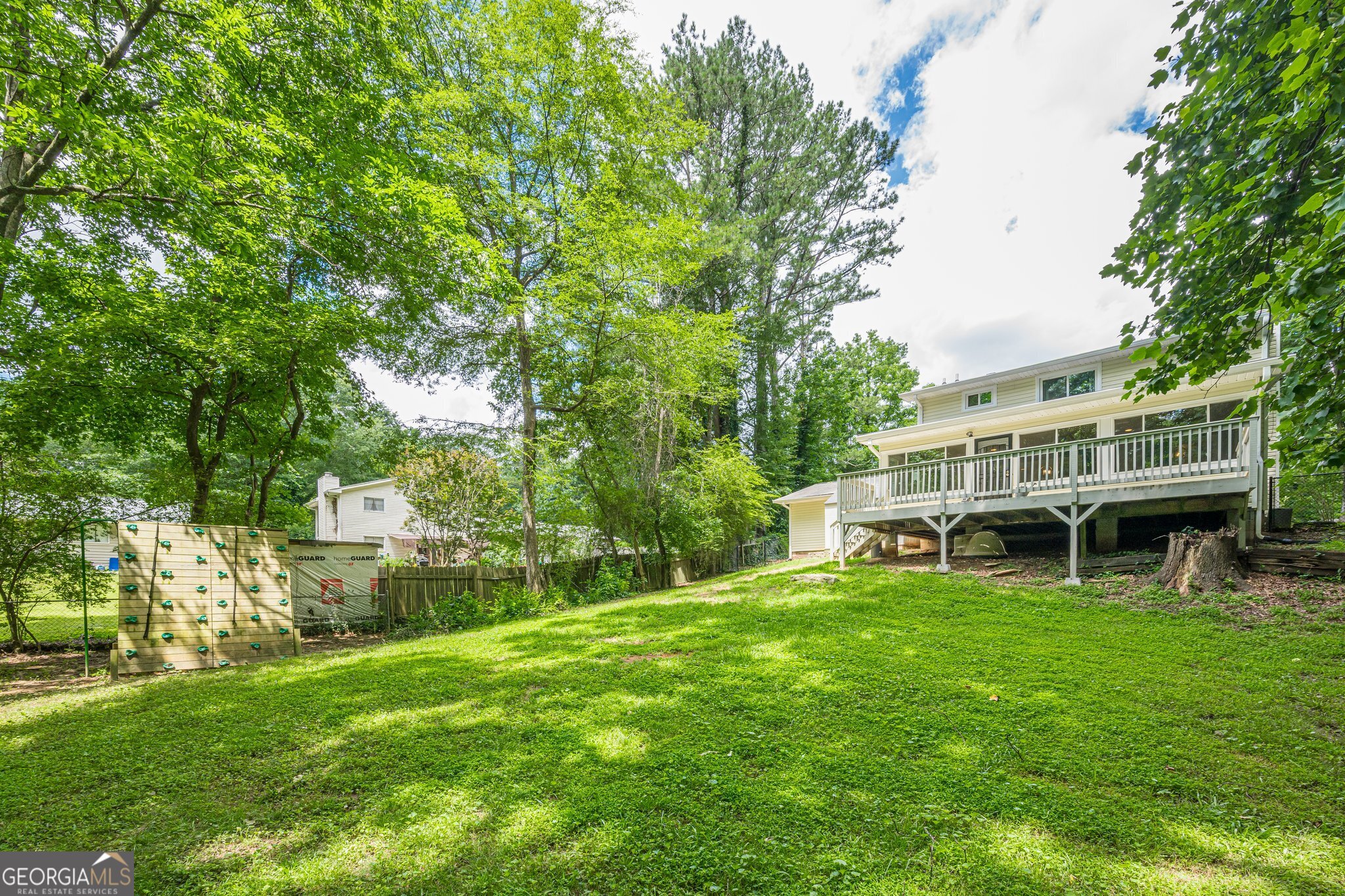 5868 Kingswood Court NW