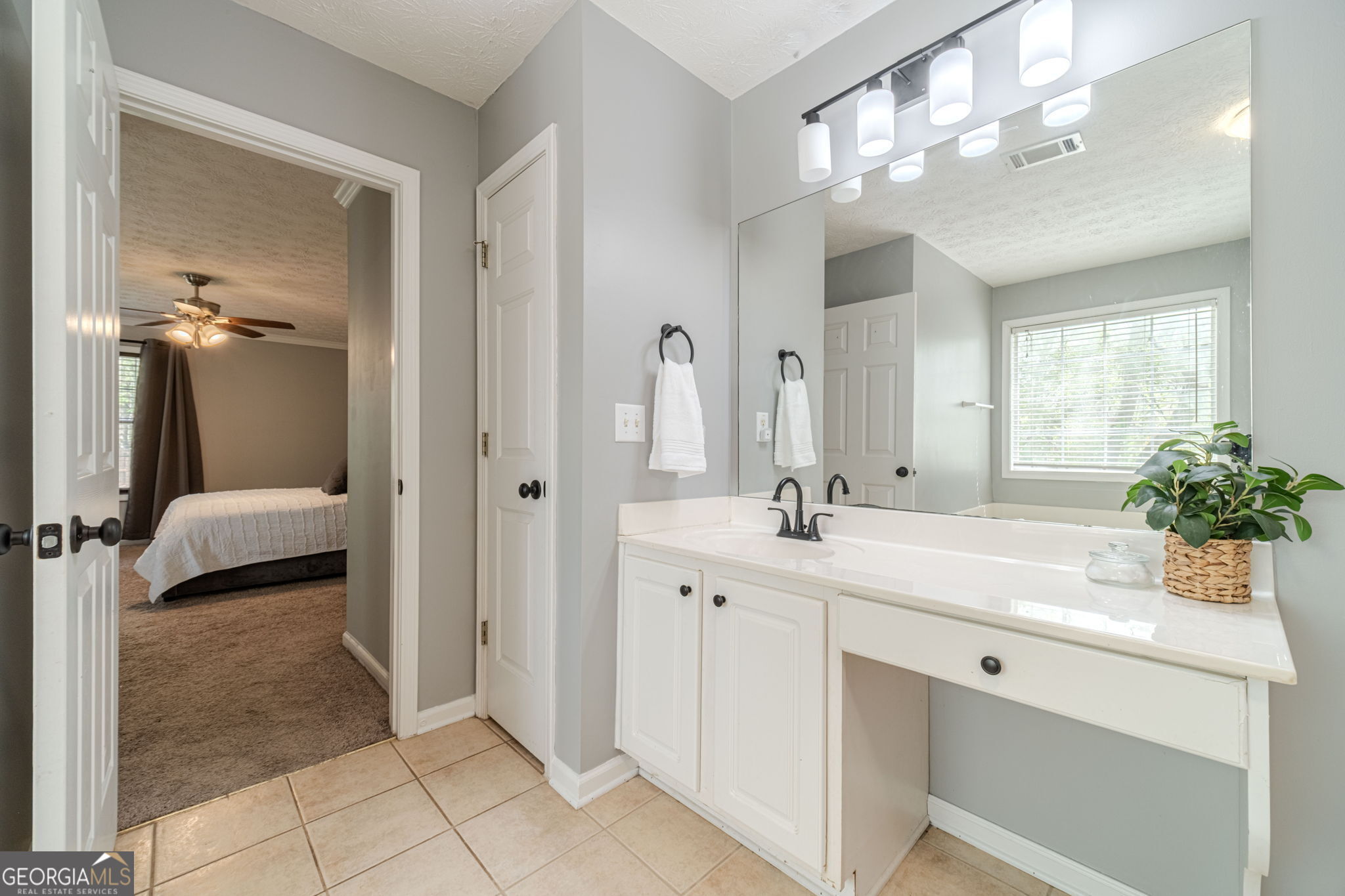 6130 Devonshire Drive