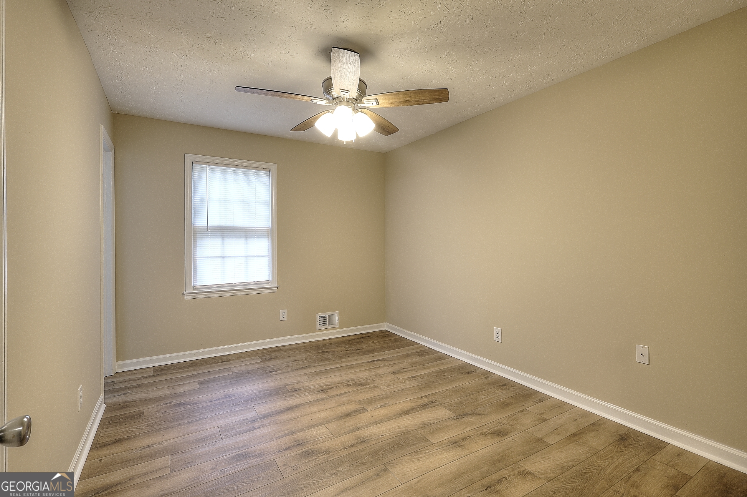 1124 Ironwood Drive