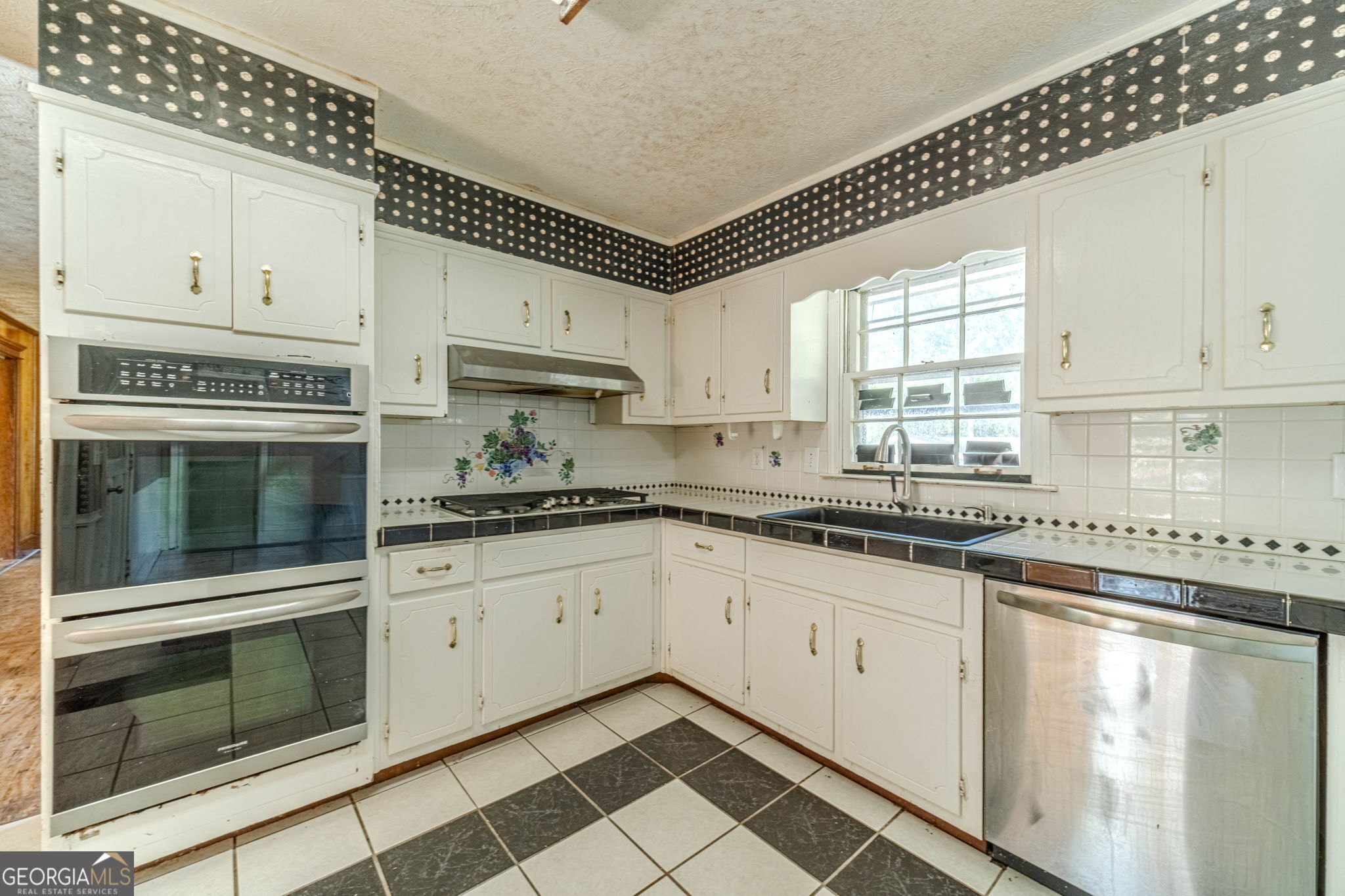 5565 Five Forks Trickum Road