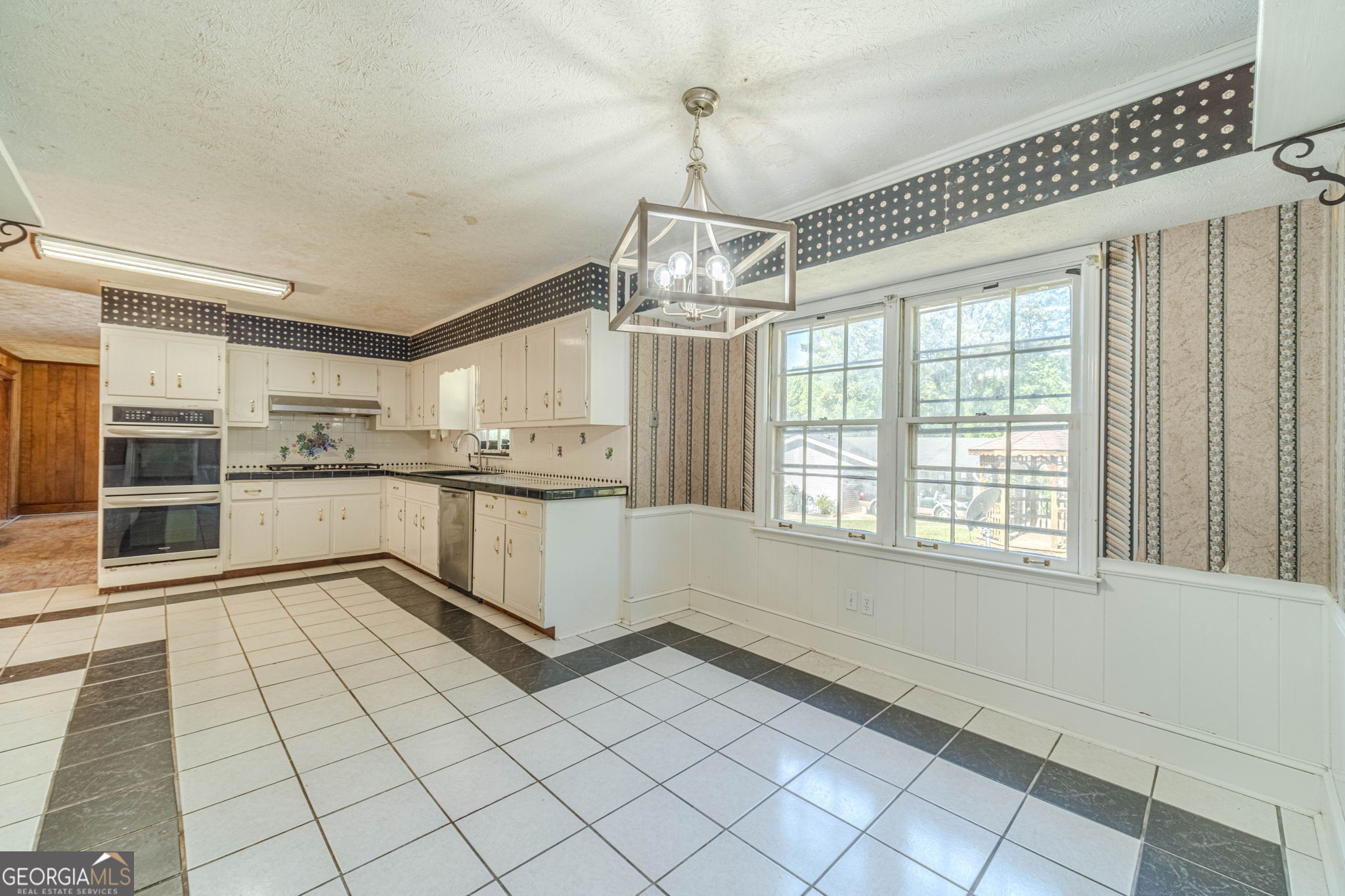 5565 Five Forks Trickum Road
