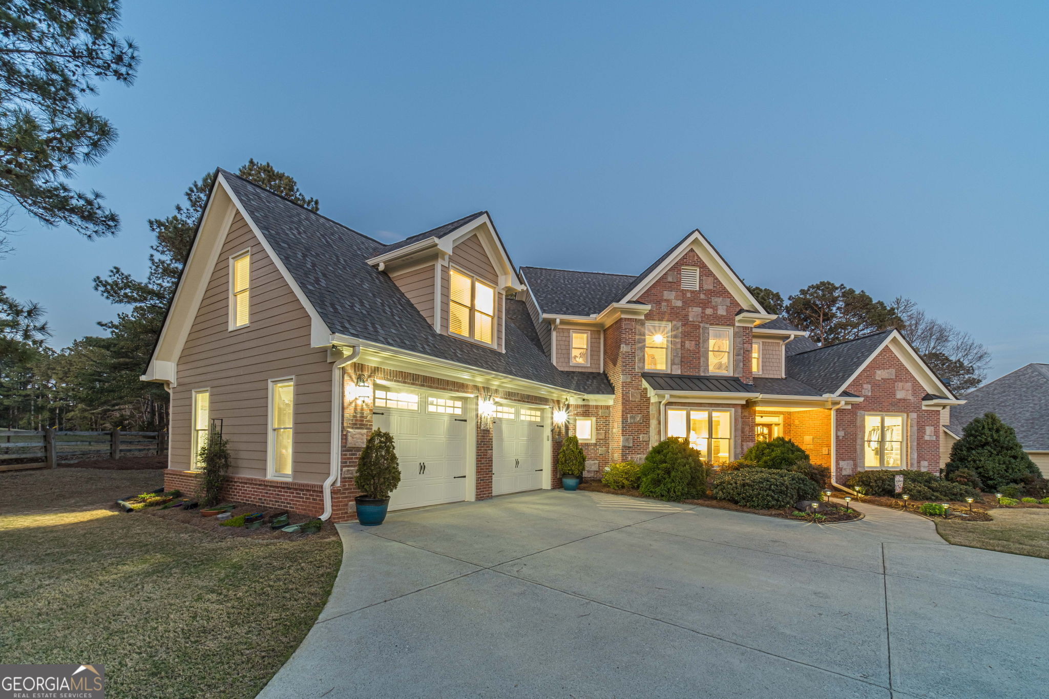 1409 Silver Thorne Court